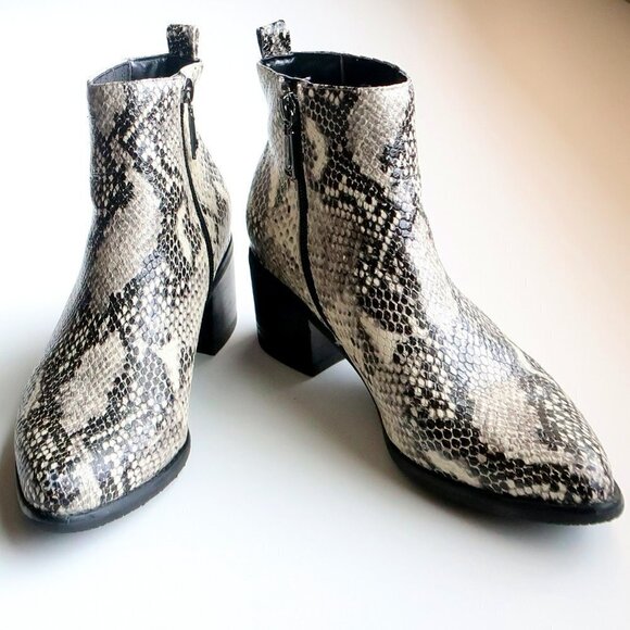 Blondo Snakeskin Leather Waterproof Block Heel Pointy Toe Ankle Boots / Booties - Picture 5 of 16